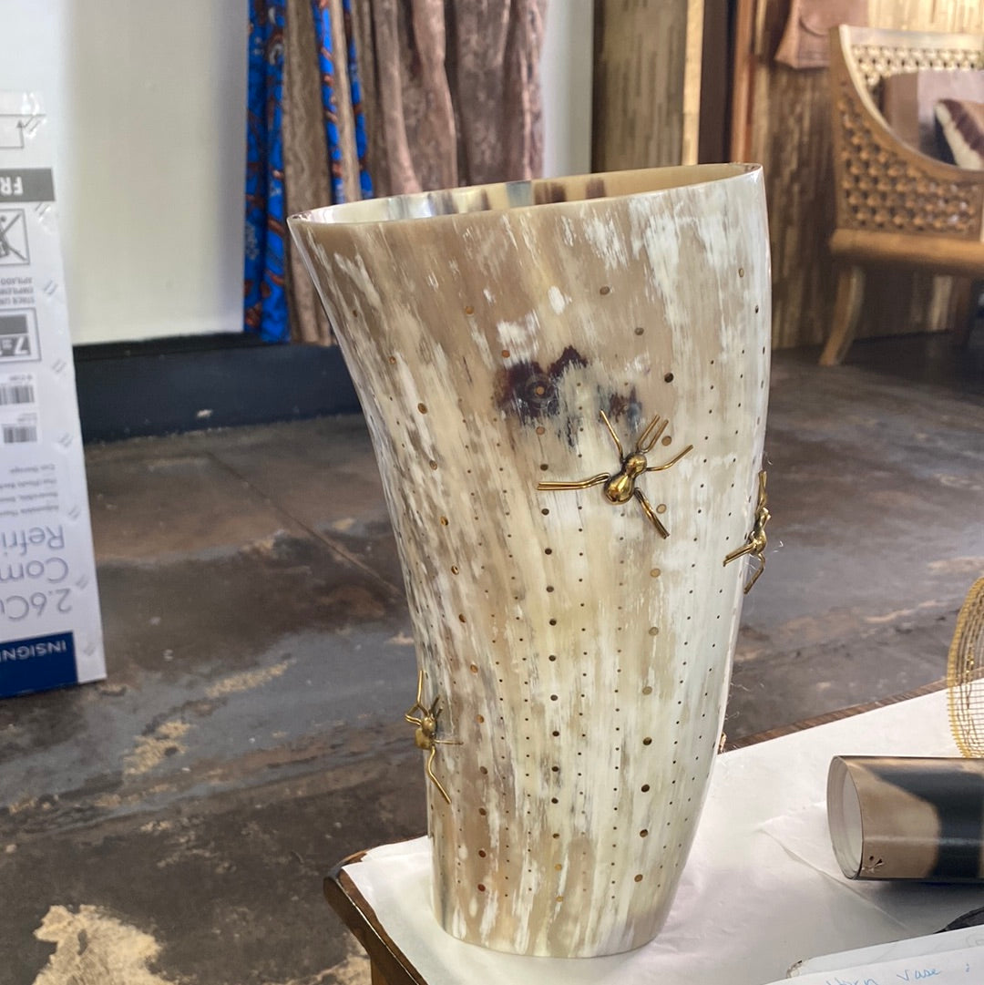 Siafu Horn Vase